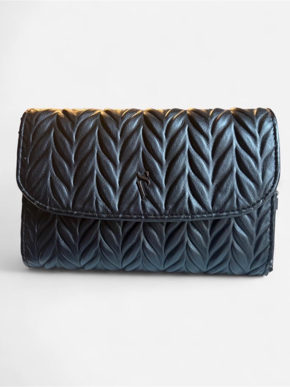 Vera Wang Black Quilted Leaf-Pattern Crossbody Clutch